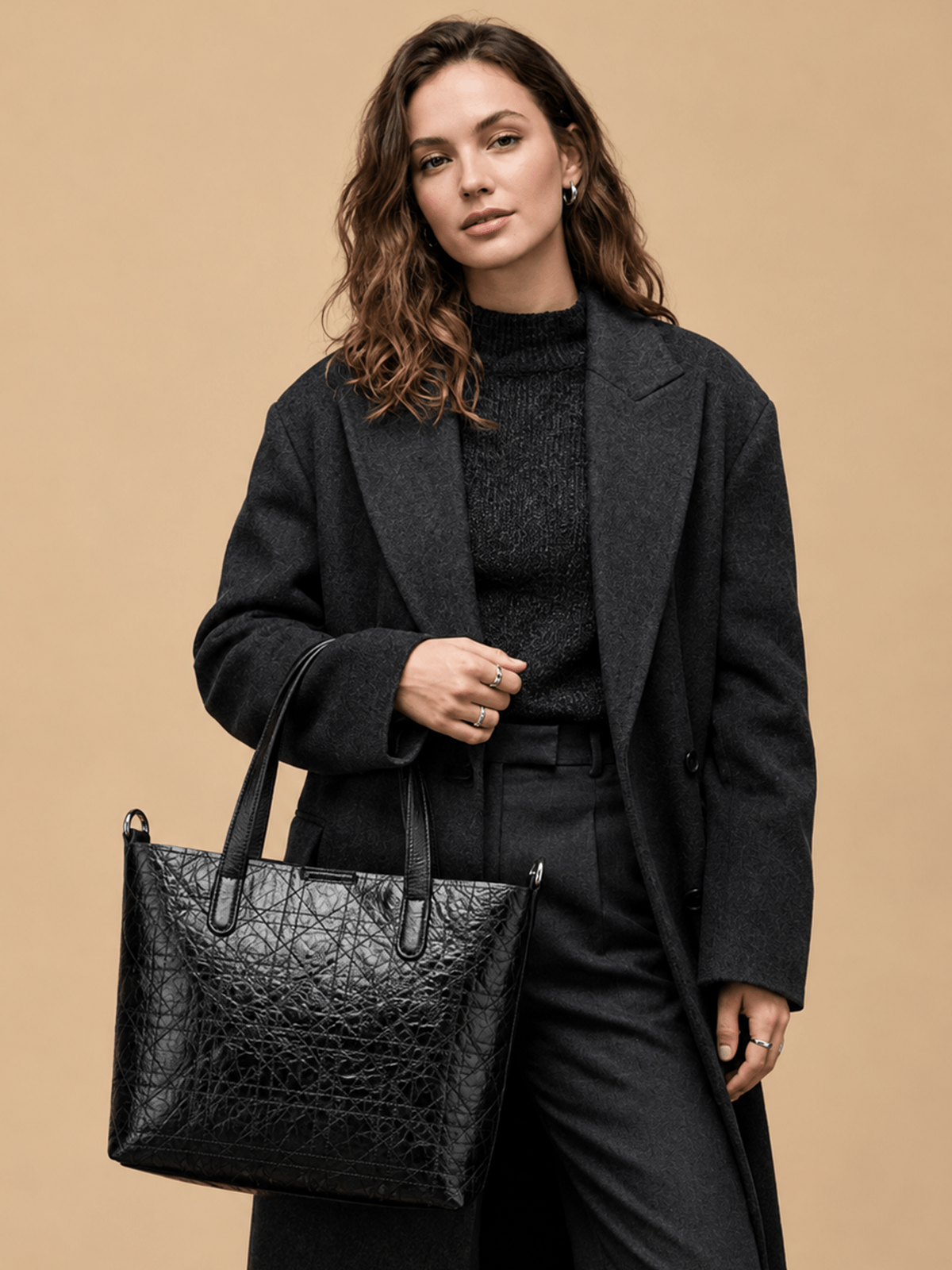 Black Textured Tote Bag | BAGKAININU003