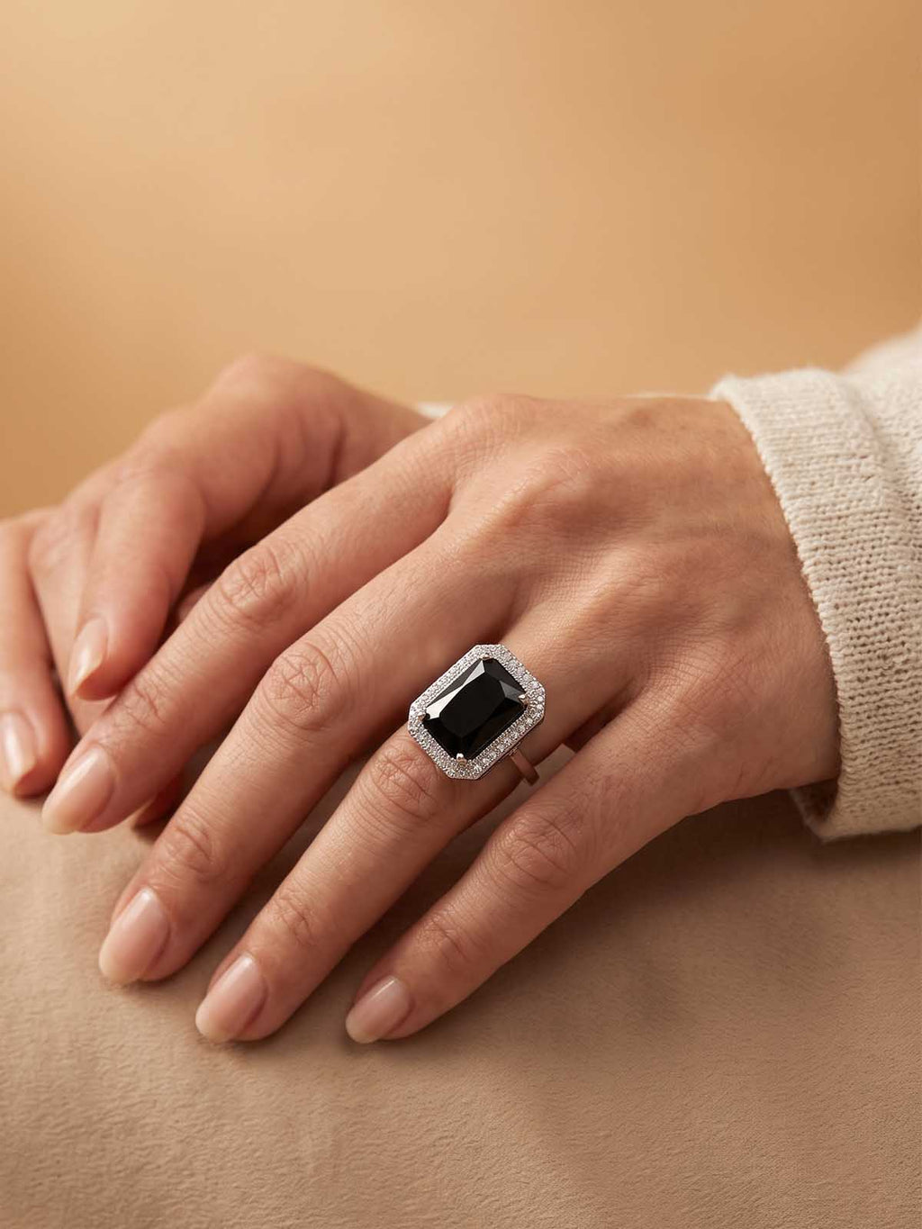 Silver Black Rectangle Halo Ring | RGIN20
