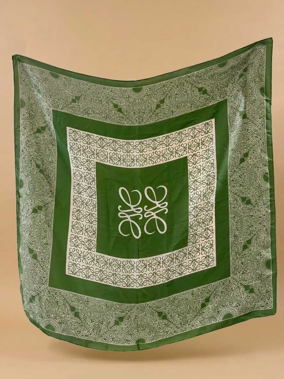 Framed Logo-style Center Panel Scarf in Green & Ivory – TK90SC120